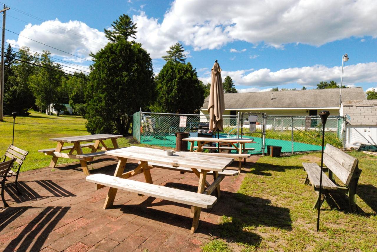 Maple Leaf Lodge Schroon Lake Екстер'єр фото